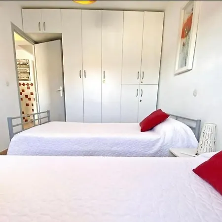 Canovas - Caravela Апартаменти *